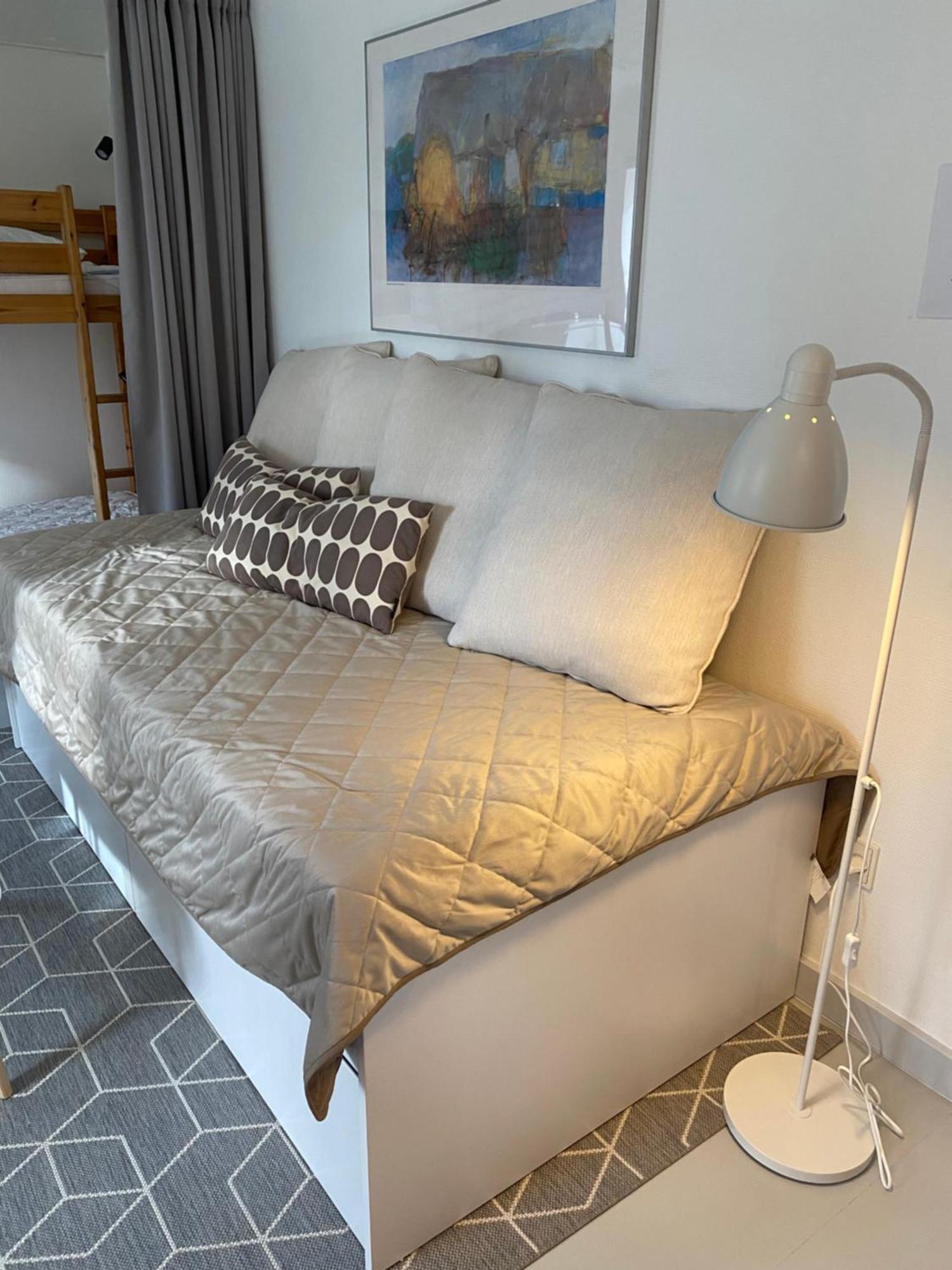 Apt17 - Just Outside Of - Rural And Quiet Surroundings *